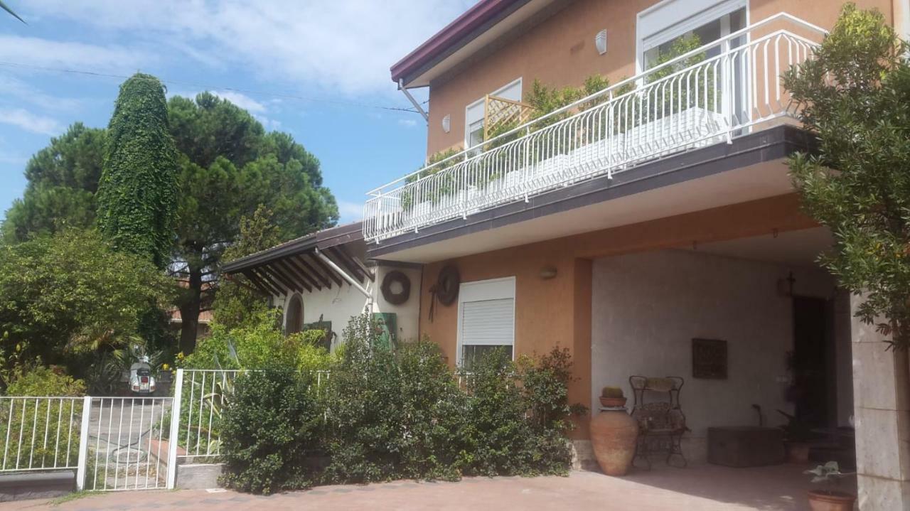 La Finestra Sull'Etna Hotel Motta Sant'Anastasia Exterior photo